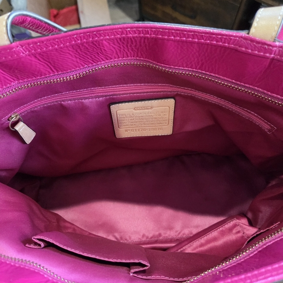 Coach Poppy Signature Quilted Tote NWT - Picture 7 of 11